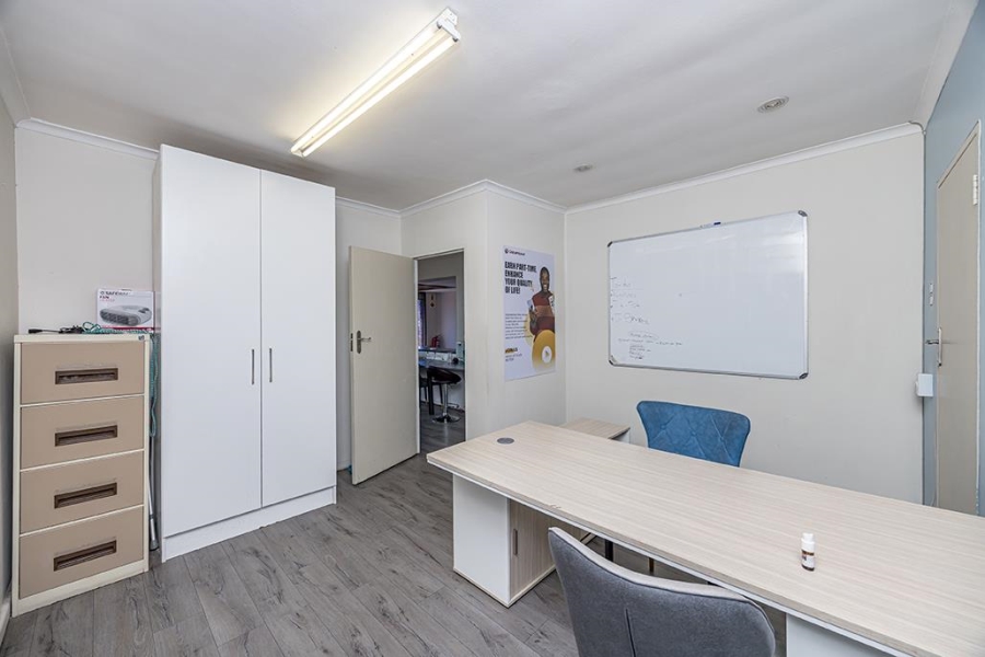 To Let commercial Property for Rent in Milnerton Western Cape